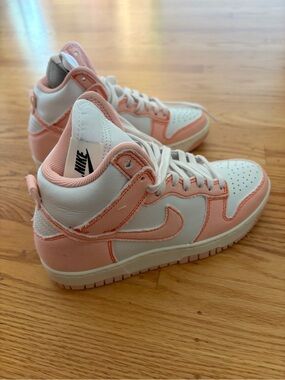 Nike Mid-Top Sneakers in White & Light Pink
